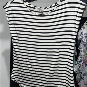Short sleeve, striped top